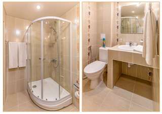 Гостиница Ива Дивноморское Первой категории с двуспальной кроватью или двумя односпальными-2