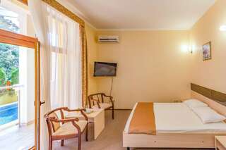 Гостиница Ива Дивноморское Первой категории с двуспальной кроватью-5